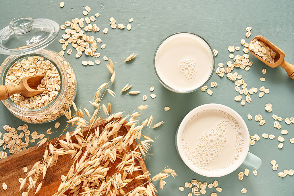 Fiocchi d'avena con latte d'avena