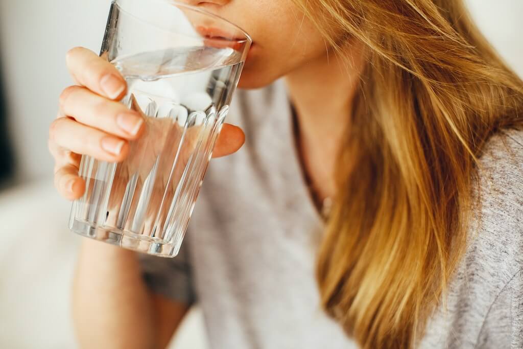 Acqua per la salute intestinale