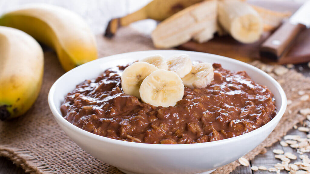 Ricetta di porridge alla banana e cacao biologico